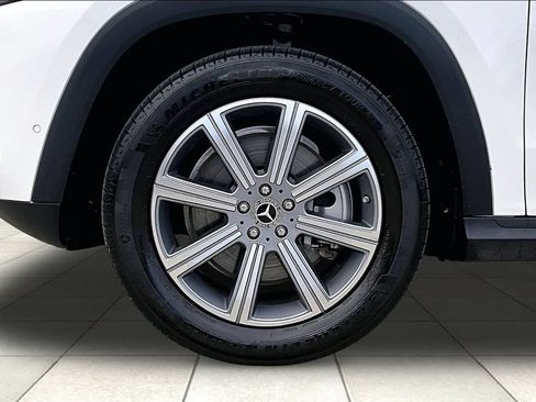 Used 2022 Mercedes-Benz GLS 450 4MATIC image 9