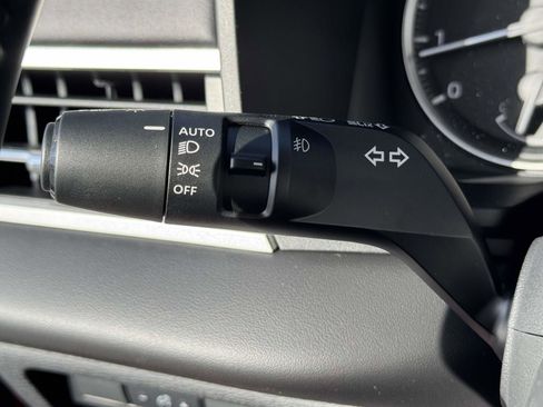 New 2025 Mitsubishi Outlander SE image 17