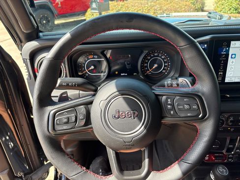 Used 2024 Jeep Wrangler Unlimited Rubicon 392 image 23