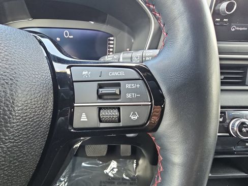 Used 2025 Honda Pilot Black Edition image 19