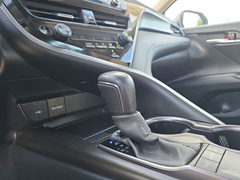 Used 2024 Toyota Camry SE FWD image 33