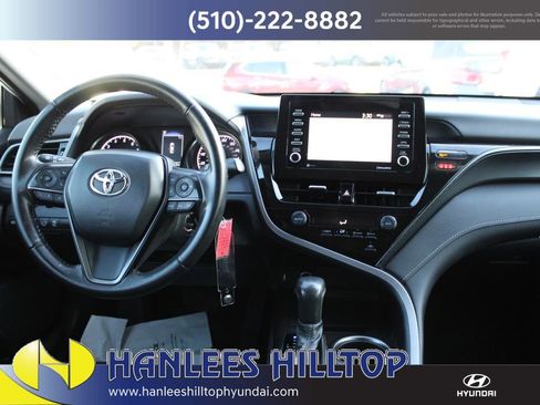 Used 2021 Toyota Camry SE image 17