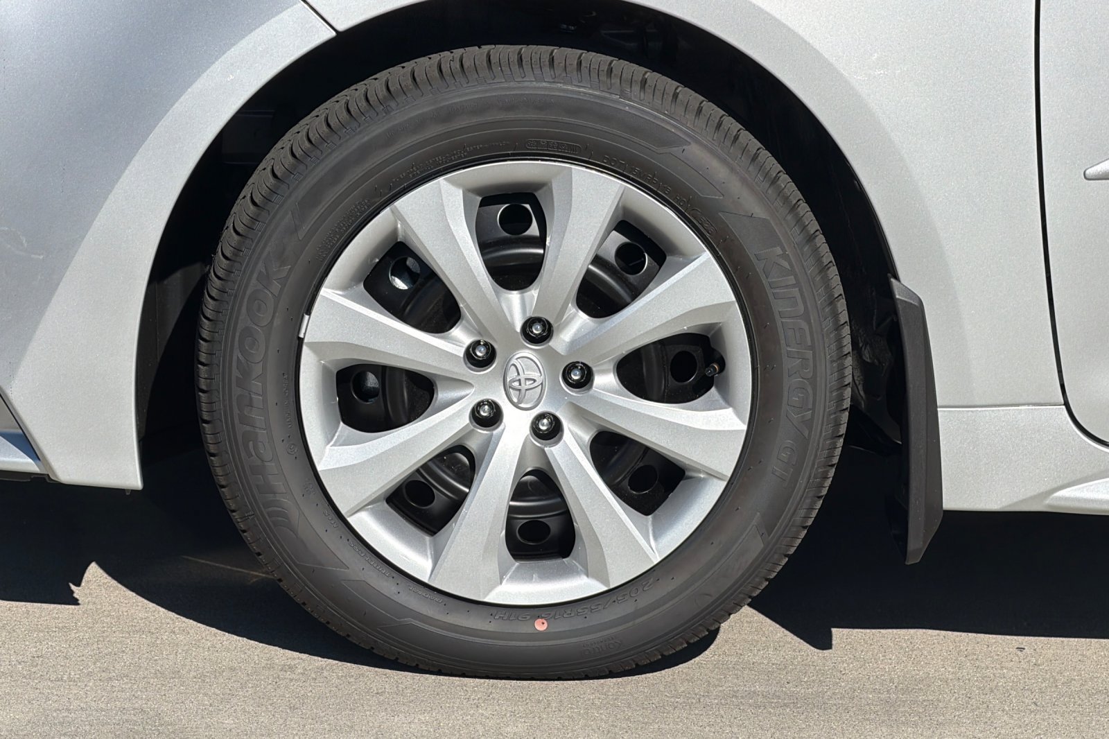 New 2026 Toyota Corolla LE FWD image 31