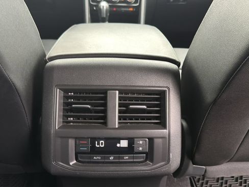 Certified 2023 Volkswagen Atlas SE FWD image 29