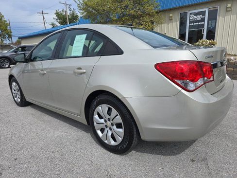 Used 2014 Chevrolet Cruze LS image 3