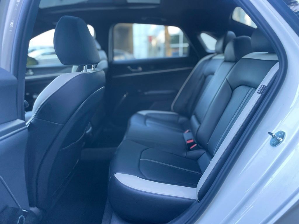 Used 2022 Kia K5 GT-Line w/ GT-Line FWD Premium Package image 9