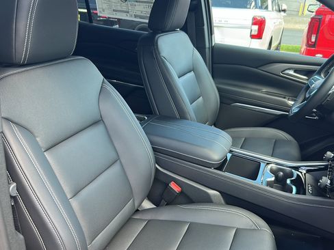 New 2026 Chevrolet Traverse LT w/ Driver Confidence Package AWD/4WD image 13