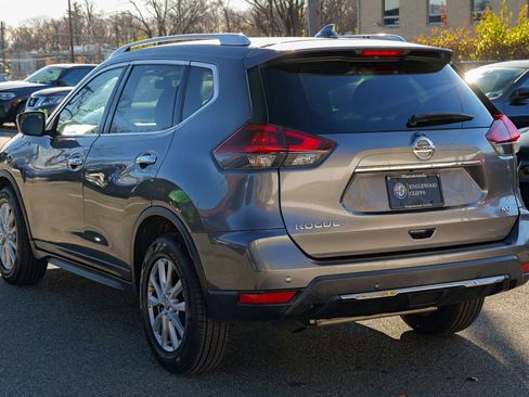 Used 2020 Nissan Rogue SV image 5