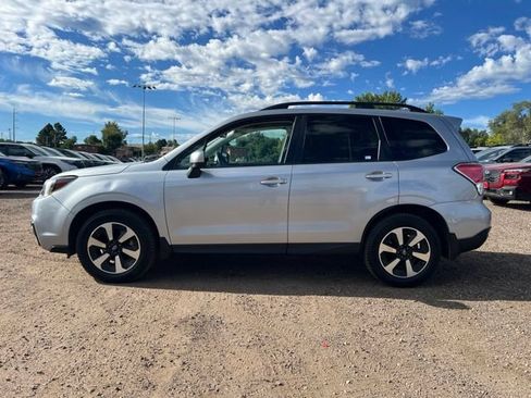 Used 2018 Subaru Forester 2.5i Premium AWD/4WD image 2