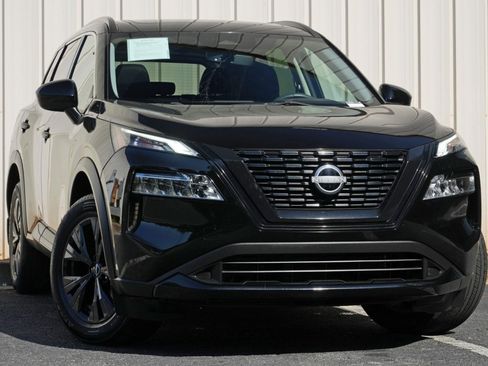 Used 2023 Nissan Rogue SV w/ SV Premium B Package AWD/4WD image 2