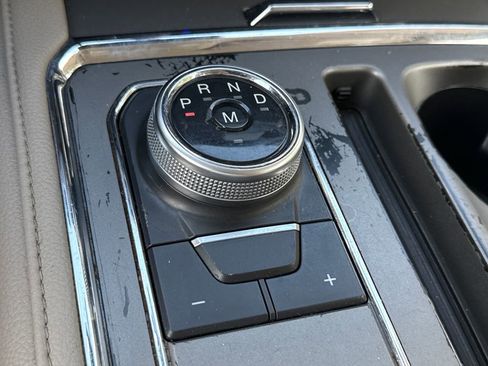 Used 2019 Ford Expedition Max XLT w/ Equipment Group 202A AWD/4WD image 27