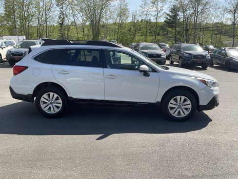 Used 2018 Subaru Outback 2.5i Premium AWD/4WD image 6