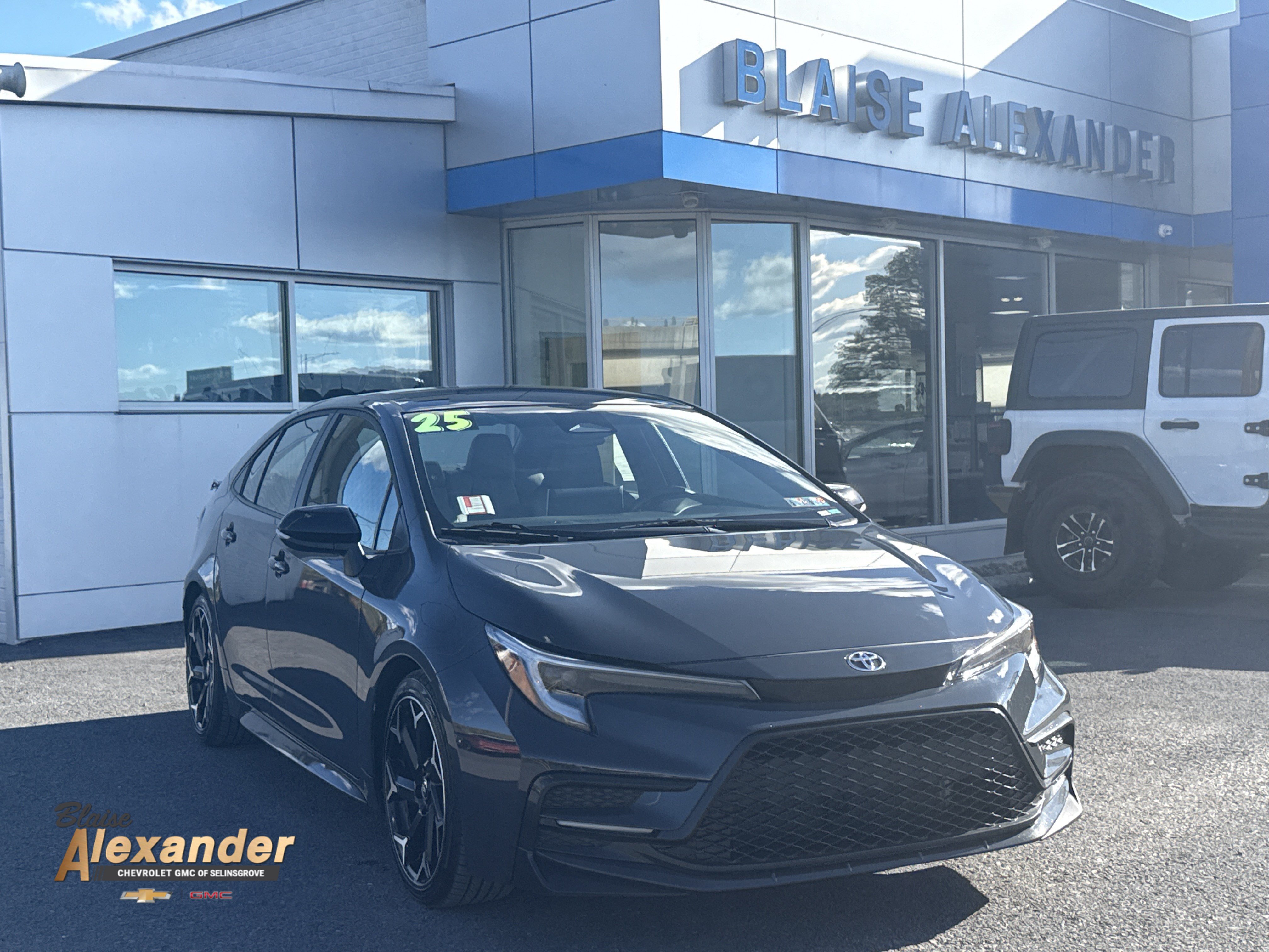 Used 2025 Toyota Corolla FX w/ Convenience Package FWD image 1