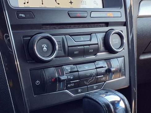 Used 2017 Ford Explorer XLT w/ Equipment Group 202A image 14