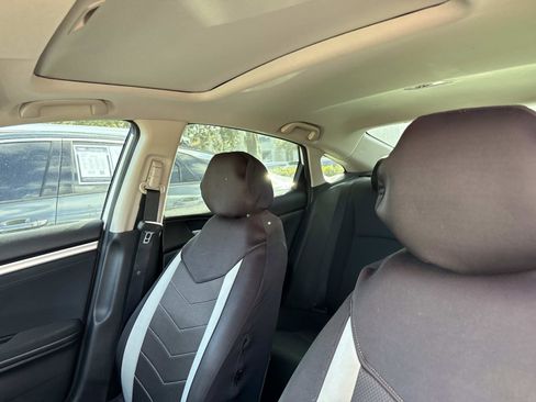 Used 2020 Honda Civic EX image 21