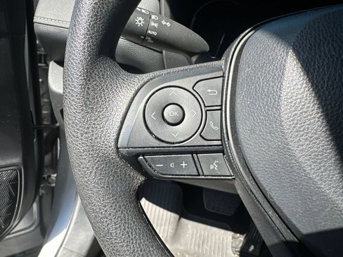 Used 2025 Toyota RAV4 XLE w/ Convenience Package AWD/4WD image 9