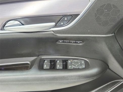 Used 2018 Cadillac XT5 Premium Luxury image 34