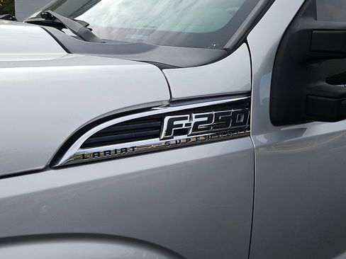 Used 2016 Ford F250 Platinum w/ FX4 Off-Road Package image 7