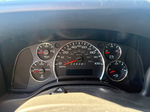 Used 2025 Chevrolet Express 2500 w/ Driver Convenience Package RWD image 31