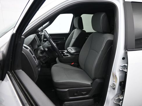 Used 2024 RAM 3500 Big Horn image 24