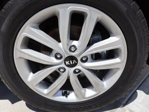 Used 2017 Kia Soul + FWD image 46