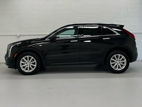 Used 2023 Cadillac XT4 Luxury w/ Cold Weather Package AWD/4WD image 3