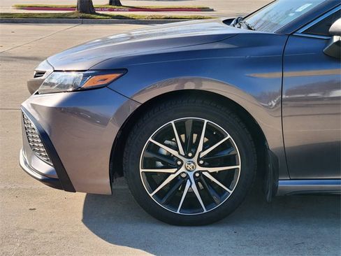 Used 2023 Toyota Camry SE image 8