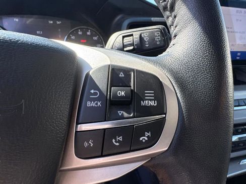 Used 2023 Ford Explorer XLT AWD/4WD image 41