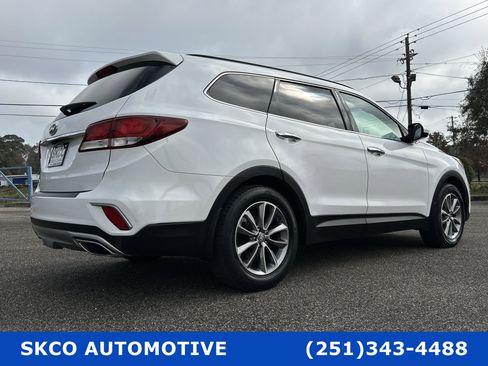Used 2018 Hyundai Santa Fe SE w/ Cargo Package image 5