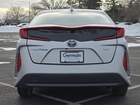 Used 2021 Toyota Prius Prime XLE image 19