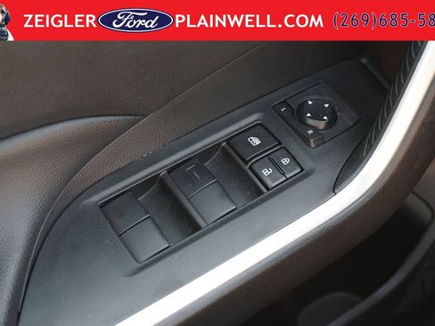 Used 2022 Toyota RAV4 LE FWD image 27