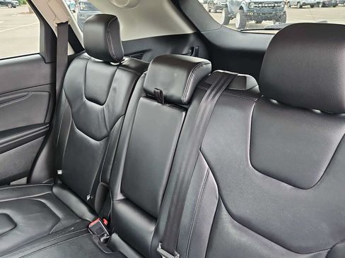 Used 2022 Ford Edge Titanium AWD/4WD image 24