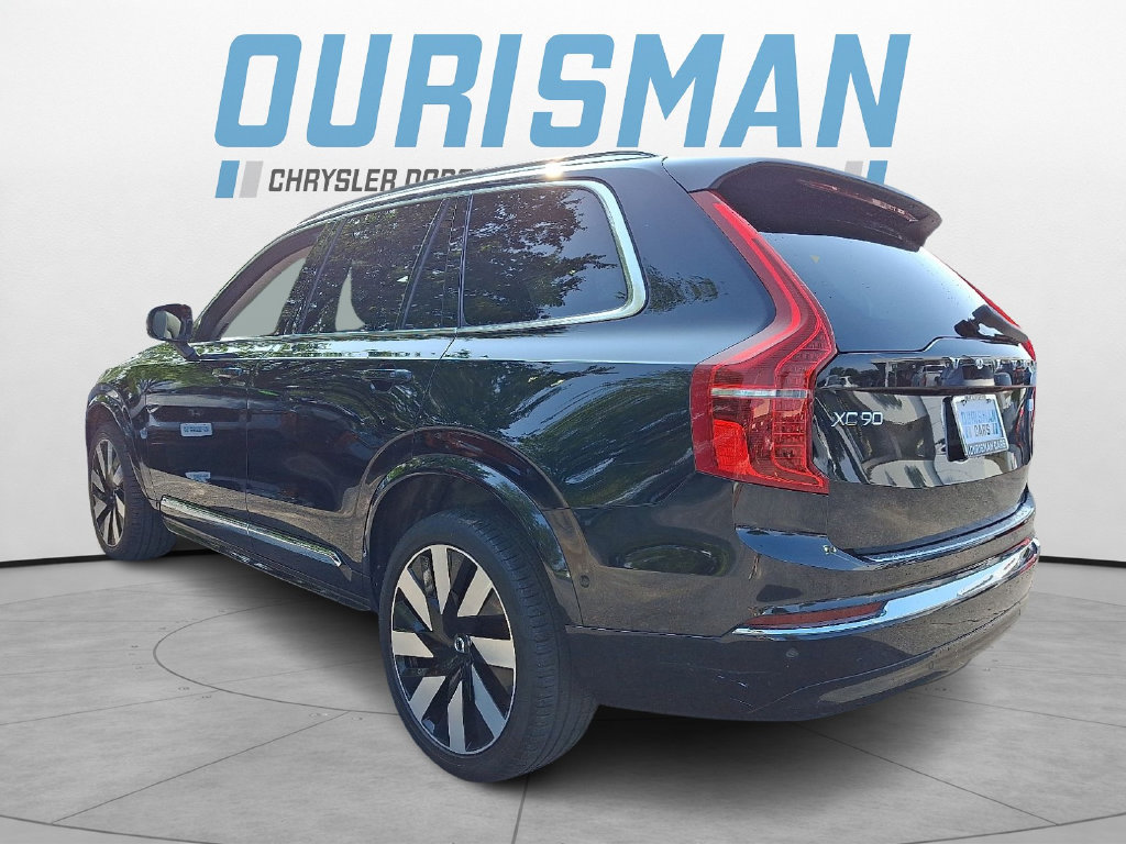 Used 2024 Volvo XC90 T8 Plus w/ Protection Package Premier AWD/4WD image 4