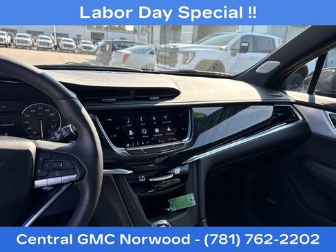 Used 2024 Cadillac XT6 Premium Luxury AWD/4WD image 17
