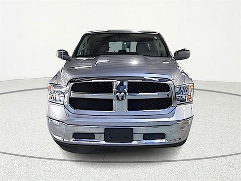 Used 2020 RAM 1500 Classic SLT w/ Luxury Group image 2