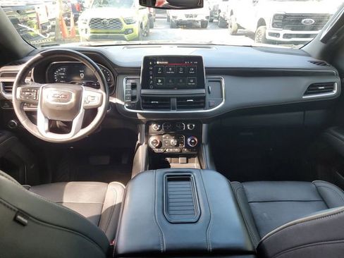 Used 2022 GMC Yukon SLT w/ SLT Premium Package image 11