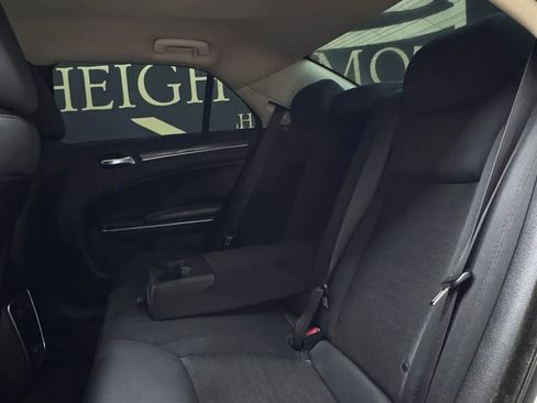 Used 2019 Chrysler 300 Touring w/ Sport Appearance Package RWD image 7