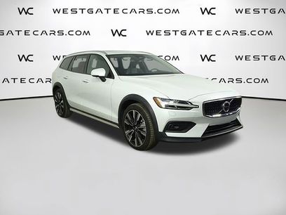 Used 2023 Volvo V60 B5 Cross Country Ultimate w/ Climate Package