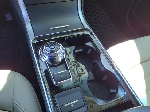 Used 2020 Ford Edge SEL w/ Convenience Package image 11