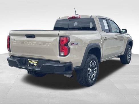 Used 2023 Chevrolet Colorado Z71 w/ Z71 Convenience Package 2 AWD/4WD image 3