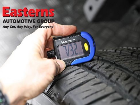 Used 2025 Jeep Wrangler Unlimited Sahara image 28