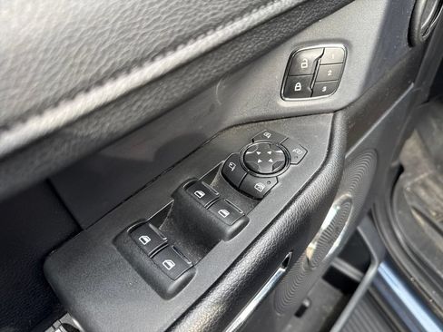 Used 2018 Ford Expedition XLT w/ Equipment Group 202A AWD/4WD image 20