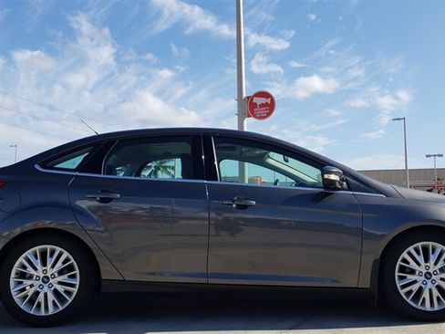 Used 2016 Ford Focus Titanium w/ Exterior Protection Package FWD image 5