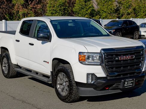 Used 2022 GMC Canyon AT4 image 10