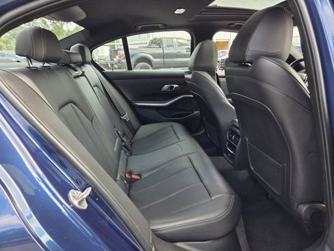 Used 2023 BMW 330i Sedan w/ Premium Package image 16