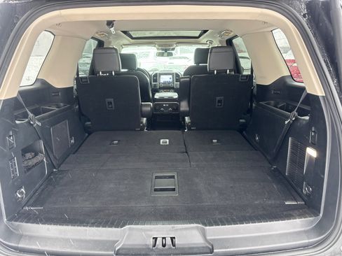 Used 2021 Ford Expedition Platinum image 9