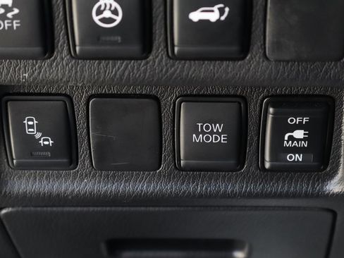 Used 2019 Nissan Pathfinder SL FWD image 24
