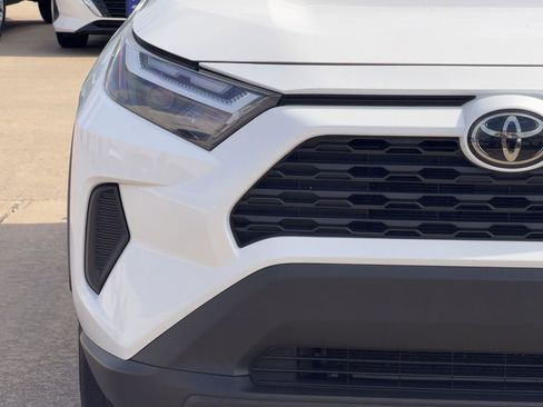 Used 2024 Toyota RAV4 XLE FWD image 5