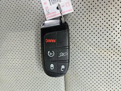 Used 2020 Jeep Grand Cherokee Summit AWD/4WD image 28