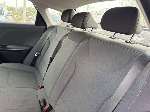 Used 2025 Kia K4 LXS image 14